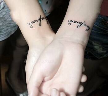 紧握你着手不放