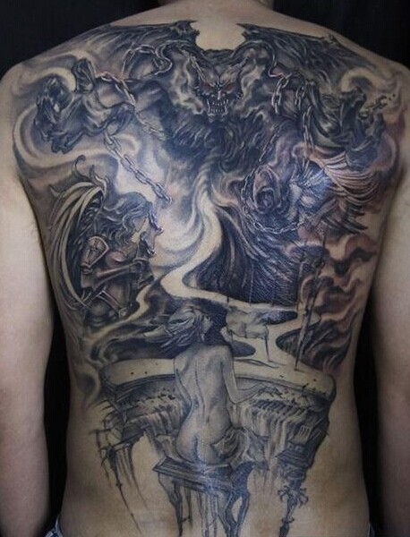 满背个性的天使刺青