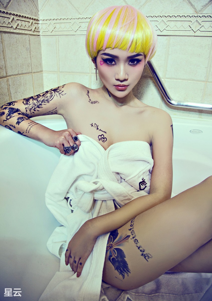 90后超模王熙然纹身写真