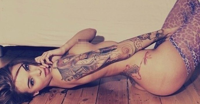 性感时尚的美女花臂纹身