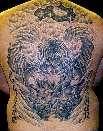 满背个性的天使刺青