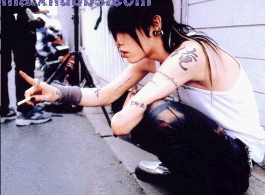 miyavi雅的手臂纹身