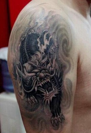 手臂帅气个性的麒麟纹身