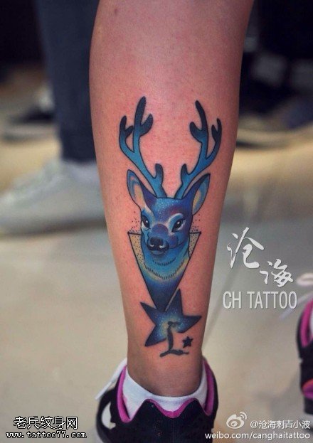 腿部彩色羚羊纹身
