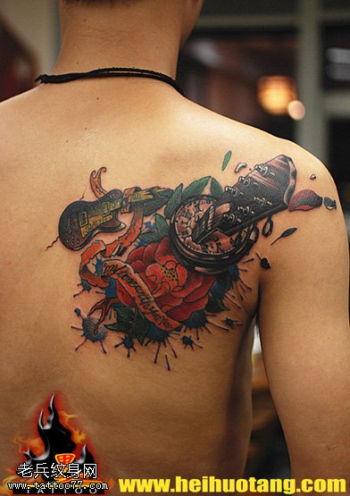 花朵与时间之钟吉他纹身图案