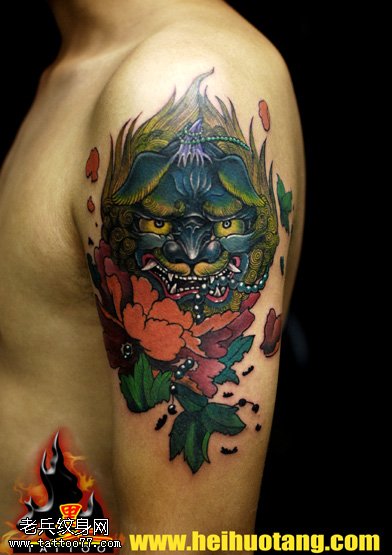 胳膊超鲜艳唐狮纹身图案