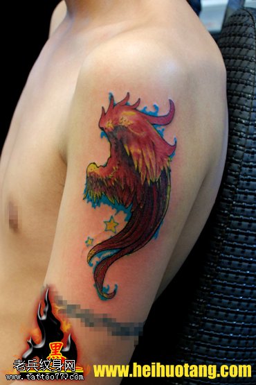 胳膊赤红色凤凰纹身图案