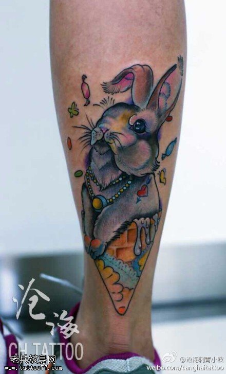 腿部彩色冰淇淋兔子纹身图案