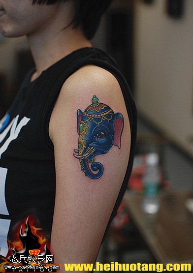宝蓝色大象纹身图案