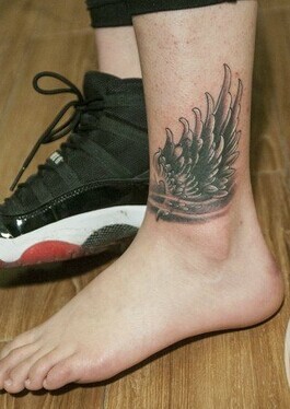 每个人都渴望一双翅膀带我们飞翔