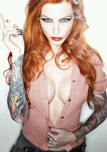 她们的性感用纹身代言