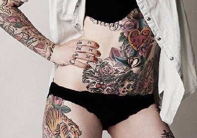 最具性感的纹身部位  腹部纹身