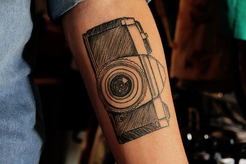 非常有个性的手臂相机纹身