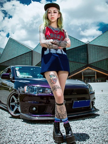 她们的性感用纹身代言