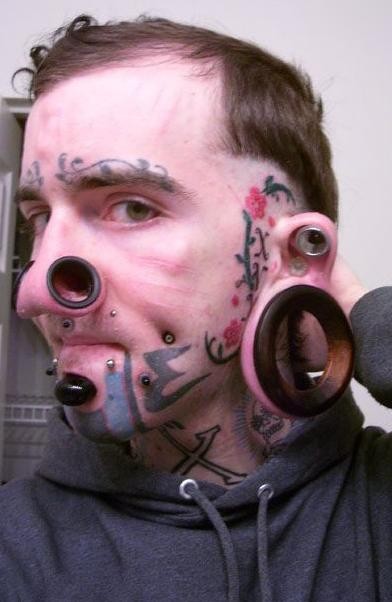 史上最牛纹身：加拿大男子震惊全球的尝试