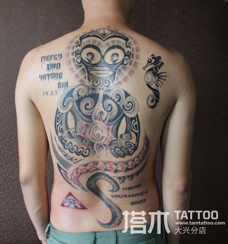 男士满背外星人纹身