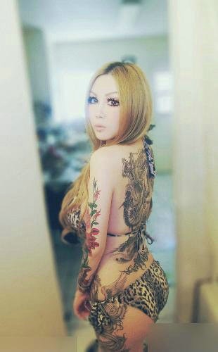 大胸美女VivianLin林静文的纹身写真