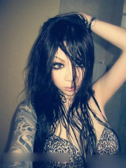 大胸美女VivianLin林静文的纹身写真