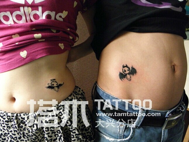 情侣腰间小天使纹身
