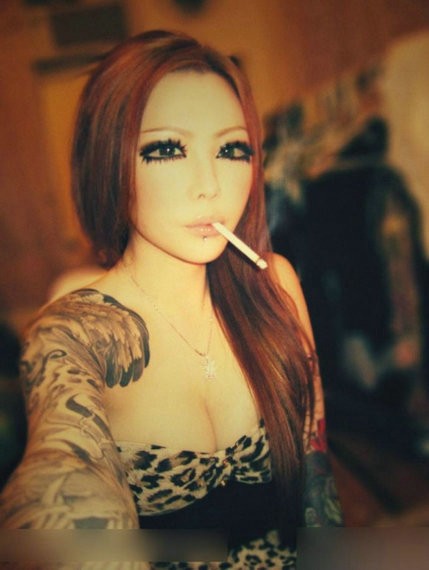 大胸美女VivianLin林静文的纹身写真