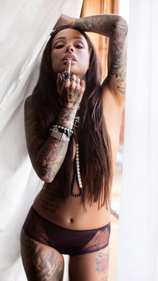 纹身让她们充满诱惑力