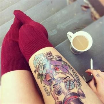 美女性感的大腿纹身