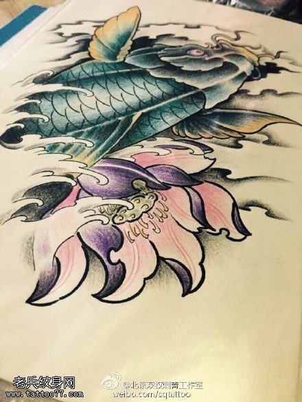 传统鲤鱼莲花纹身手稿图案