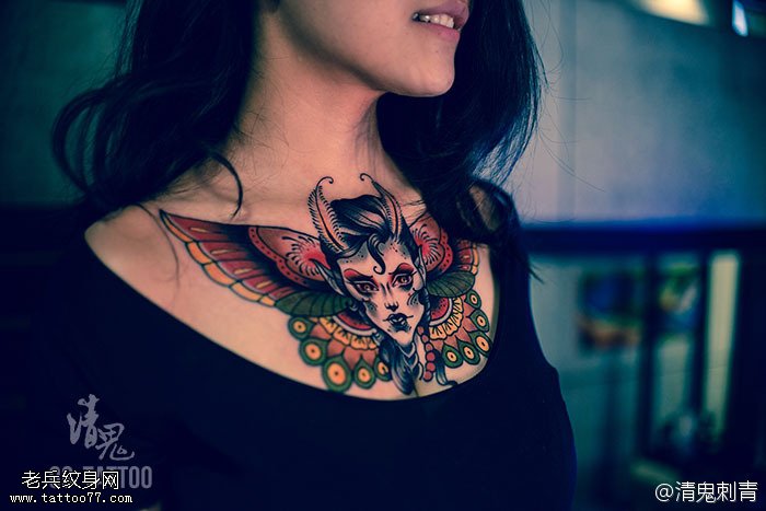 美丽动人胸口妩媚恶魔纹身图案