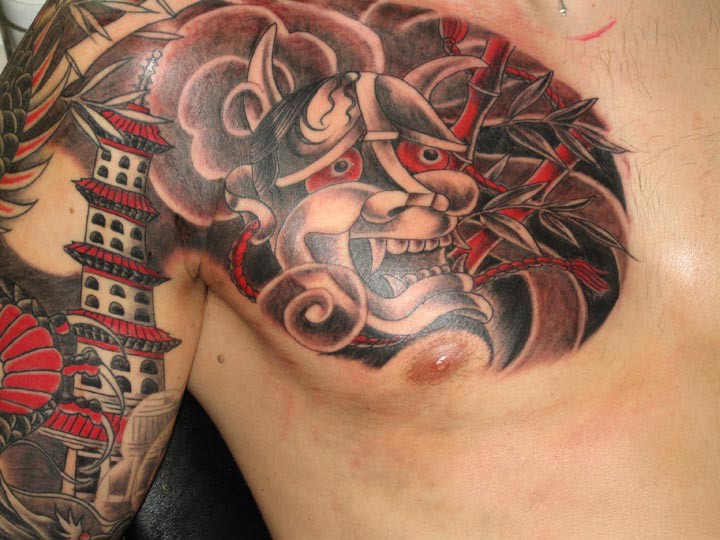 时尚潮流的半甲般若纹身