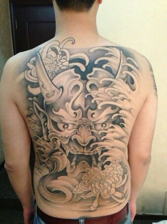 经典的长角獠牙般若纹身