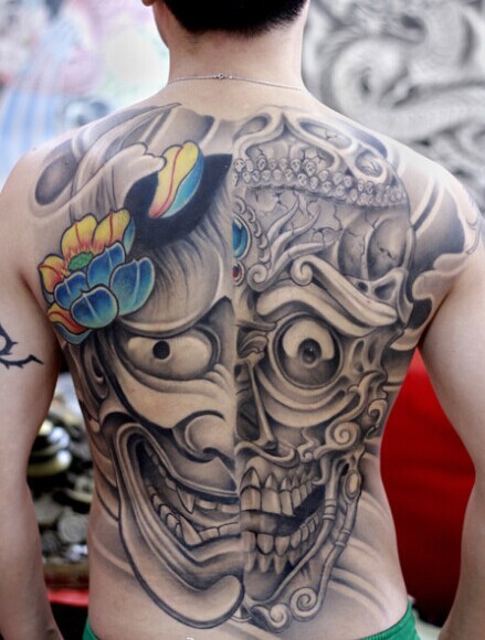 经典个性的满背般若纹身