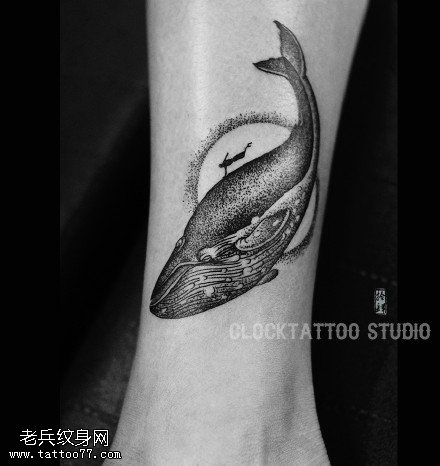 脚腕上自由的鱼儿纹身图案