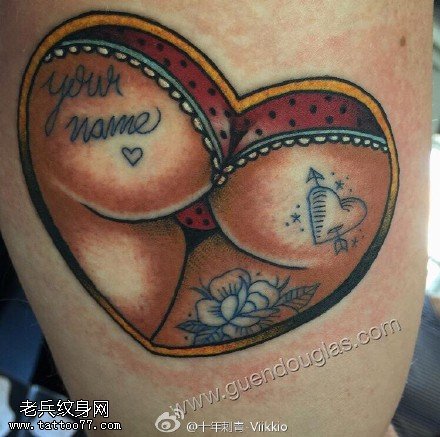 大腿上的情趣内裤纹身图案