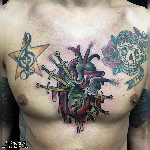 胸口的器官纹身图案