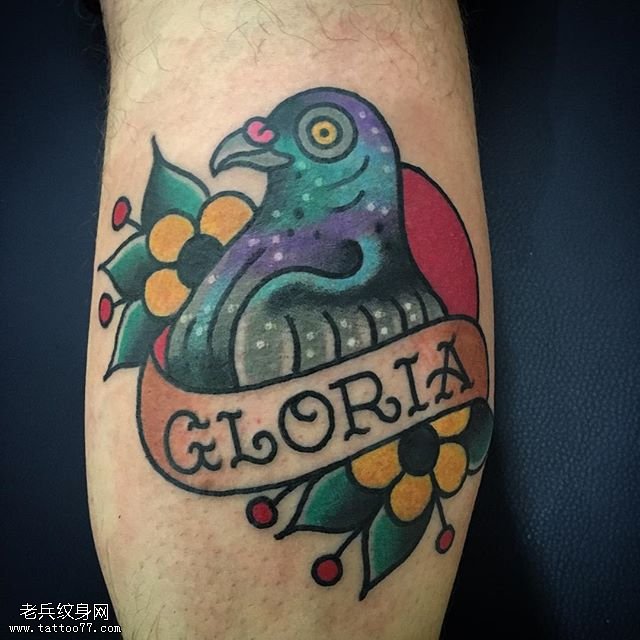 腿部的鸽子纹身图案