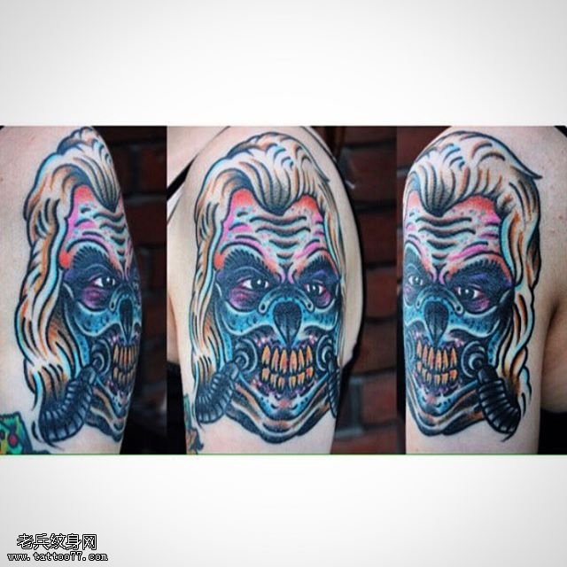 肩部涂鸦的肖像纹身图案