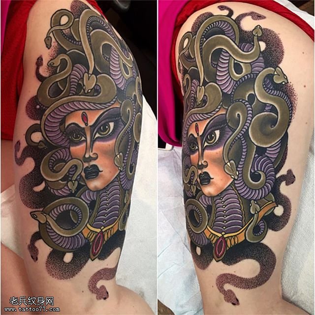 大腿的蛇女纹身图案