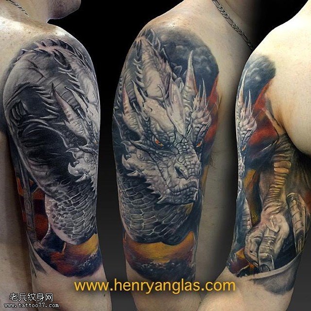 肩部原始的恐龙纹身图案