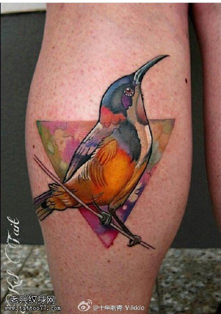 小腿的一只画眉纹身图案