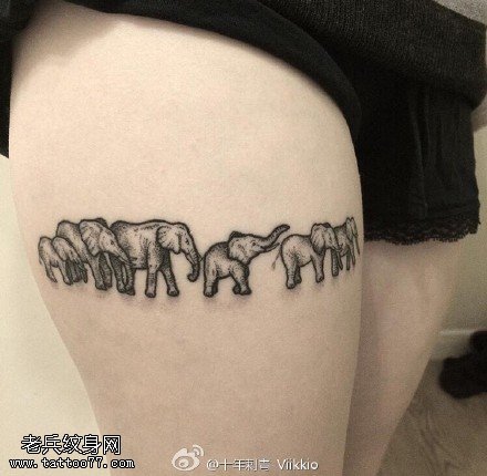 大腿的群象纹身图案
