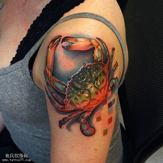 肩部彩色大螃蟹纹身图案
