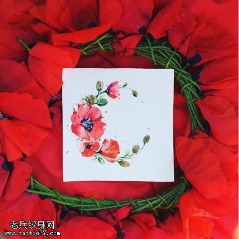 手稿水彩花环纹身图案