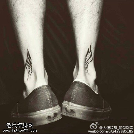 脚腕上的翅膀纹身图案