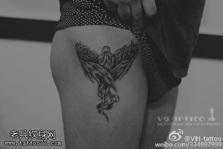 大腿上的天使纹身图案