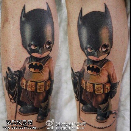 小腿上的铁面人纹身图案