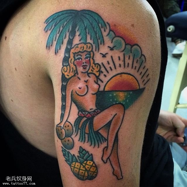 肩部沙滩的风景纹身图案