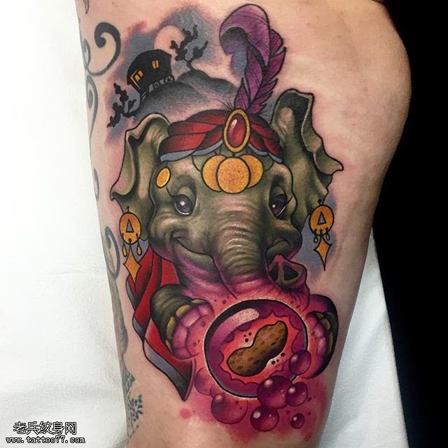 大腿彩色的小象纹身图案