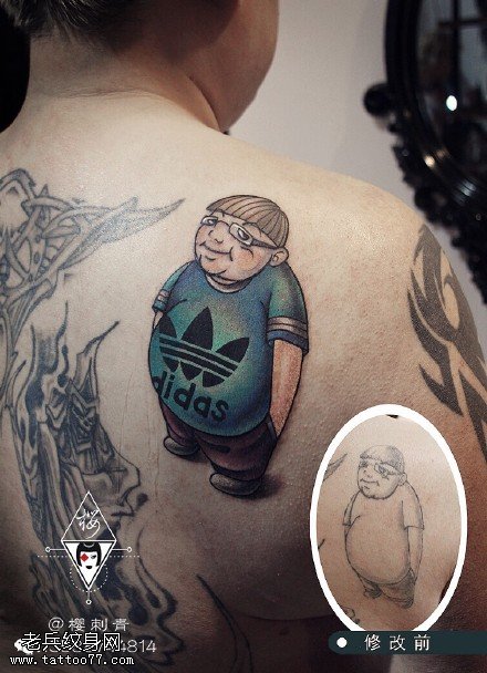 肩部的小胖子纹身图案