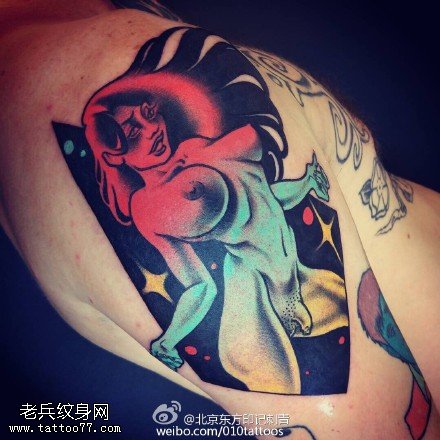 肩部超爆美女纹身图案