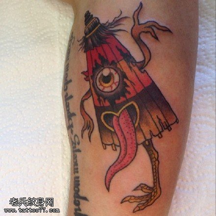 腿部彩绘唐伞小僧纹身图案